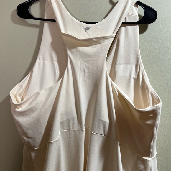 Athletic dress - Picture 2 of 3